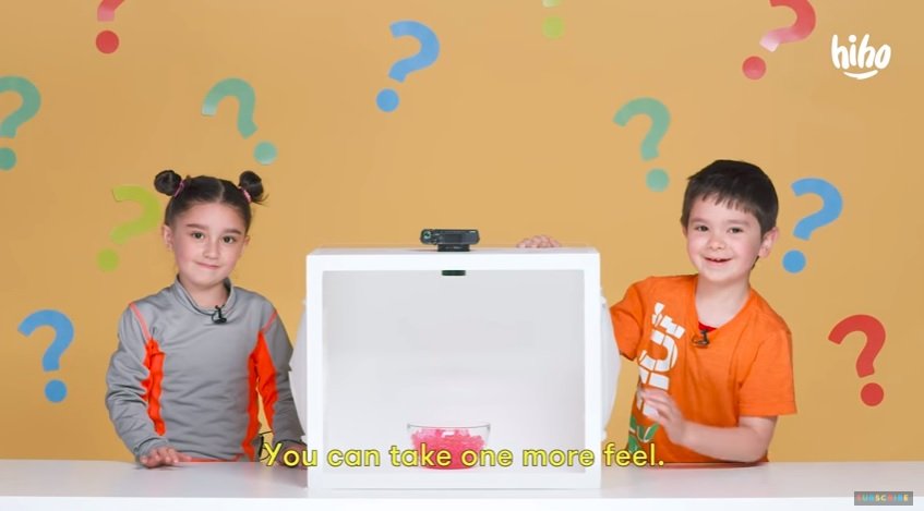 [ 英語で遊び ] What’s in the box？箱の中身は何？